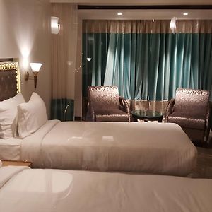Executive Twin Room on Food Beverage